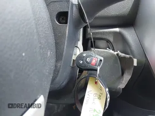 2019 Nissan Versa SV z VIN 3N1CN7AP1KL871484, wystawiony jako IAAI lot #42160363 z przebiegiem 91 012 mil mil oraz . Historia ofert i sprzedaży dostępna na DreamBid. Obrazek 11.