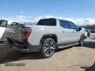 2024 GMC Sierra 1500 with VIN 1GT401EL5RU401222, listed as a Copart auction lot 43251615 with 8,806 mi miles and Salvage Title. Bid and sale history available at DreamBid. Image 3.