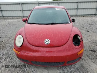 2009 Volkswagen New Beetle Coupe S with VIN 3VWRW31C19M514138, listed as a Copart auction lot 70630904 with 186,452 mi miles and Salvage Title. Bid and sale history available at carsss.com. Image 5.