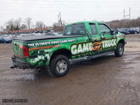 2006 Ford Super Duty F-250 XL with VIN 1FTSX21P36ED94133, listed as a IAAI auction lot 41559549 with 170,629 mi miles. Bid and sale history available at carsss.com. Image 4.