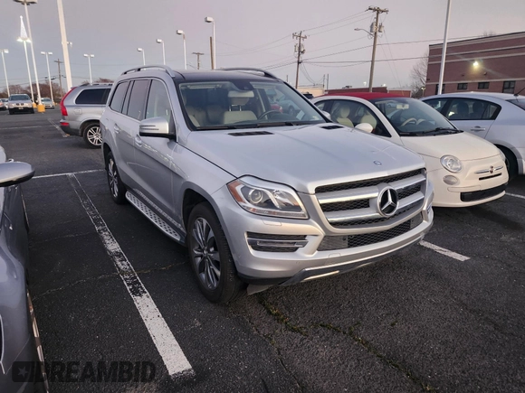 2015 Mercedes-Benz GL-Class GL 450 with VIN 4JGDF6EE0FA533195, listed as a IAAI auction lot 41519194 with 104,095 mi miles. Bid and sale history available at carsss.com. Image 1.