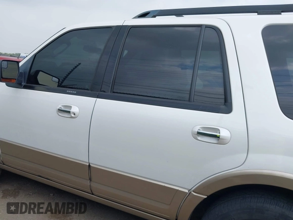 2012 Ford Expedition XLT с VIN 1FMJU1H57CEF46926, выставлен на аукционе IAAI как лот 42200761 с пробегом 256 102 миль миль и . История ставок и продаж доступна на DreamBid. Изображение 14.