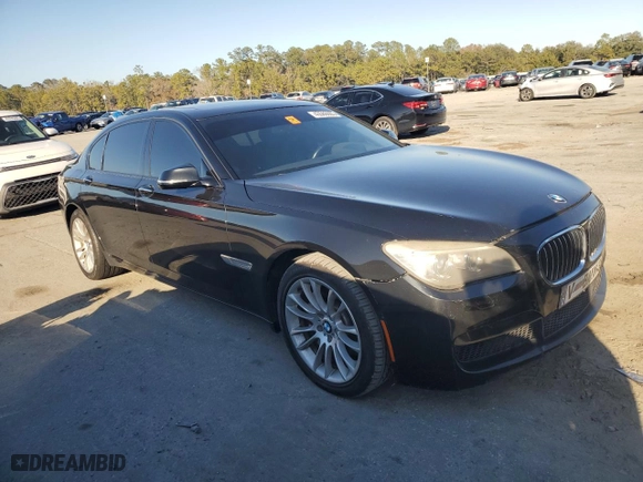 2013 BMW 7 Series 740Li with VIN WBAYE4C54DD137568, listed as a Copart auction lot 43586685 with 181,796 mi miles and Clean Title. Bid and sale history available at carsss.com. Image 4.