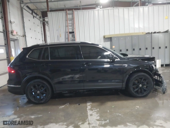 2022 Volkswagen Tiguan SE with VIN 3VV2B7AX1NM112240, listed as a IAAI auction lot 41363279 with 208,771 mi miles. Bid and sale history available at carsss.com. Image 14.