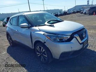 2020 Nissan Kicks SV with VIN 3N1CP5CV7LL545281, listed as a IAAI auction lot 42136872 with 11,458 mi miles. Bid and sale history available at carsss.com. Image 1.