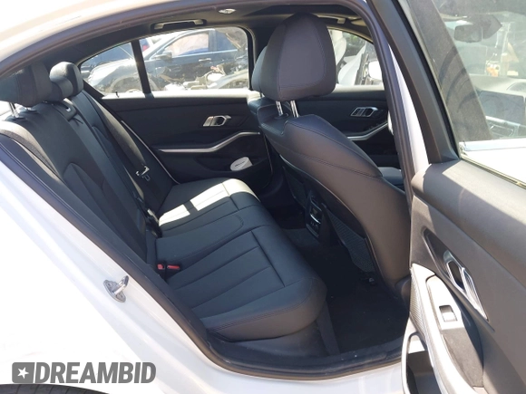 2020 BMW 3 Series 330i z VIN 3MW5R1J01L8B05556, wystawiony jako IAAI lot #42299891 z przebiegiem 61 404 mil mil oraz . Historia ofert i sprzedaży dostępna na DreamBid. Obrazek 8.