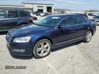2015 Volkswagen Passat SEL Premium z VIN 1VWCV7A39FC061867, wystawiony jako Copart lot #52811045 z przebiegiem 63 958 mil mil oraz Szkoda całkowita • Salvage title. Historia ofert i sprzedaży dostępna na DreamBid. Obrazek 1.