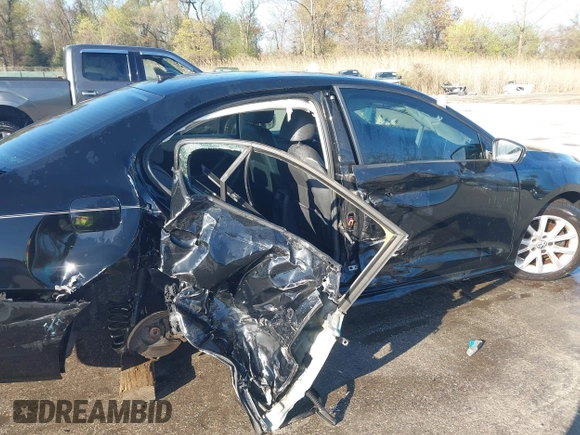 2012 Volkswagen Jetta SE с VIN 3VWDP7AJXCM362588, выставлен на аукционе IAAI как лот 41951625 с пробегом 210 159 миль миль и . История ставок и продаж доступна на DreamBid. Изображение 17.