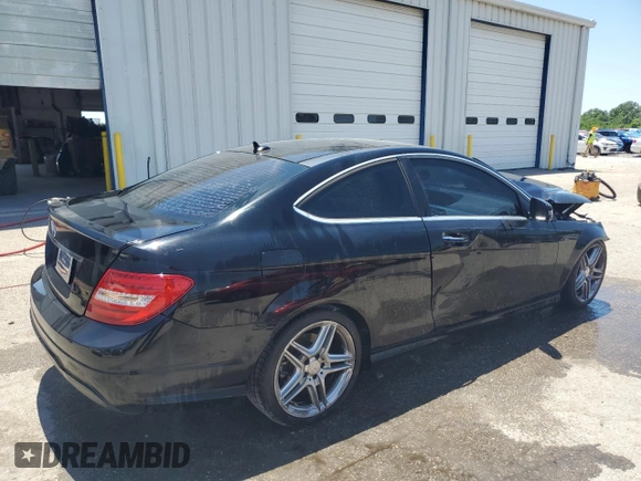 2013 Mercedes-Benz C 250 z VIN WDDGJ4HB0DG094411, wystawiony jako Copart lot #57593055 z przebiegiem 156 212 mil mil oraz Szkoda całkowita • Salvage title. Historia ofert i sprzedaży dostępna na DreamBid. Obrazek 3.