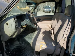 1996 Chevrolet Silverado 1500 with VIN 1GCEC14WXTZ124164, listed as a Copart auction lot 46261565 with 157,141 mi miles and Salvage Title. Bid and sale history available at DreamBid. Image 7.