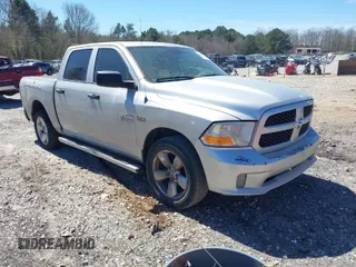 2013 Ram 1500 Express z VIN 1C6RR6KT6DS628783, wystawiony jako IAAI lot #41833030 z przebiegiem 190 331 mil mil oraz . Historia ofert i sprzedaży dostępna na DreamBid. Obrazek 1.