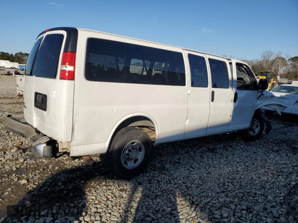 2020 Chevrolet Express Passenger LT z VIN 1GAZGPFG5L1191437, wystawiony jako Copart lot #87645385 z przebiegiem 60 735 mil mil oraz Nie do naprawy • Non repairable. Historia ofert i sprzedaży dostępna na DreamBid. Obrazek 3.