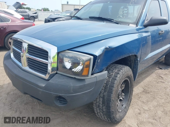 2005 Dodge Dakota ST with VIN 1D7HE22K45S337576, listed as a IAAI auction lot 42334503 with 168,350 mi miles and . Bid and sale history available at DreamBid. Image 6.