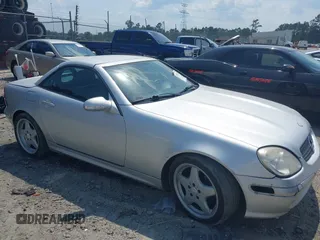 2003 Mercedes-Benz SLK 320 с VIN WDBKK65FX3F289228, выставлен на аукционе IAAI как лот 42584634 с пробегом 173 232 миль миль и . История ставок и продаж доступна на DreamBid. Изображение 1.