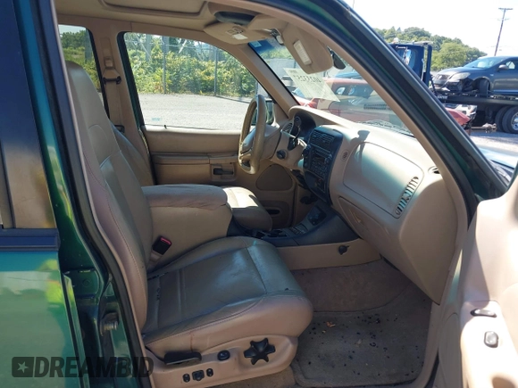 2000 Ford Explorer Eddie Bauer с VIN 1FMZU74E9YZB26239, выставлен на аукционе IAAI как лот 40233257 с пробегом 193 592 миль миль и . История ставок и продаж доступна на DreamBid. Изображение 5.
