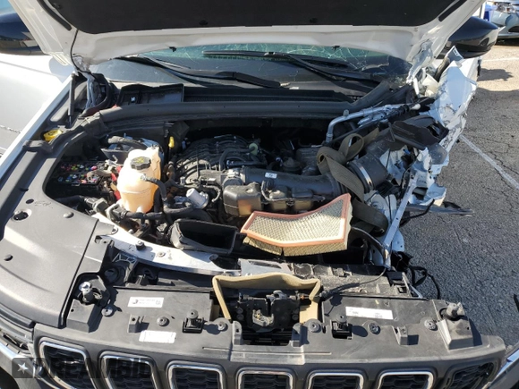 2023 Jeep Grand Cherokee Altitude with VIN 1C4RJJAG5P8883451, listed as a Copart auction lot 52218955 with Not provided miles and Salvage title. Bid and sale history available at DreamBid. Image 12.