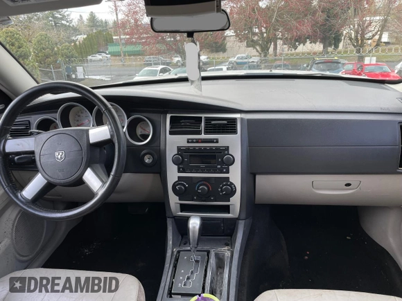 2006 Dodge Magnum R/T z VIN 2D4GZ57226H398988, wystawiony jako Copart lot #53761095 z przebiegiem Nie podano mil oraz Czysty tytuł • Clean title. Historia ofert i sprzedaży dostępna na DreamBid. Obrazek 9.