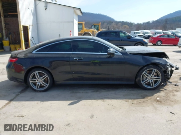 2018 Mercedes-Benz E 400 z VIN WDD1J6GBXJF013855, wystawiony jako IAAI lot #41776146 z przebiegiem 111 021 mil mil oraz . Historia ofert i sprzedaży dostępna na DreamBid. Obrazek 13.