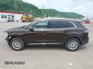 2019 Lincoln Nautilus Standard с VIN 2LMPJ8J9XKBL58148, выставлен на аукционе IAAI как лот 42274300 с пробегом 52 730 миль миль и . История ставок и продаж доступна на DreamBid. Изображение 14.