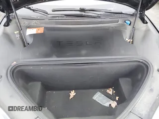 2018 Tesla Model S 75D with VIN 5YJSA1E24JF259874, listed as a IAAI auction lot 41921382 with 82,182 mi miles and . Bid and sale history available at DreamBid. Image 10.