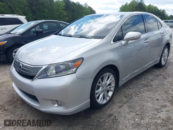 2010 Lexus HS 250h z VIN JTHBB1BA6A2014293, wystawiony jako IAAI lot #41948412 z przebiegiem 224 399 mil mil oraz . Historia ofert i sprzedaży dostępna na DreamBid. Obrazek 2.