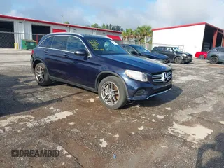 2016 Mercedes-Benz GLC 300 z VIN WDC0G4JB8GF084119, wystawiony jako IAAI lot #42250503 z przebiegiem 137 352 mil mil oraz . Historia ofert i sprzedaży dostępna na DreamBid. Obrazek 1.