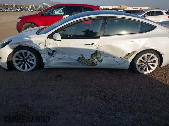 2021 Tesla Model 3 Long Range z VIN 5YJ3E1EB0MF936609, wystawiony jako IAAI lot #41599411 z przebiegiem 55 993 mil mil oraz . Historia ofert i sprzedaży dostępna na DreamBid. Obrazek 6.
