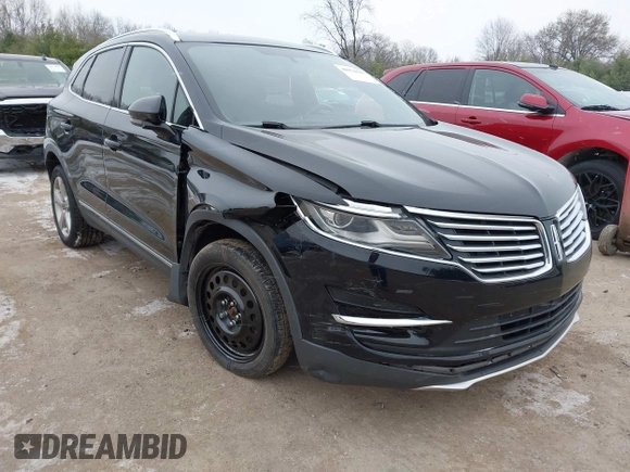 2017 Lincoln MKC Premiere with VIN 5LMCJ1D91HUL33023, listed as a IAAI auction lot 40976537 with 112,695 mi miles. Bid and sale history available at carsss.com. Image 6.