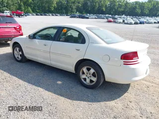 2001 Dodge Stratus z VIN 1B3EJ56U81N691181, wystawiony jako IAAI lot #42466657 z przebiegiem 140 236 mil mil oraz . Historia ofert i sprzedaży dostępna na DreamBid. Obrazek 3.