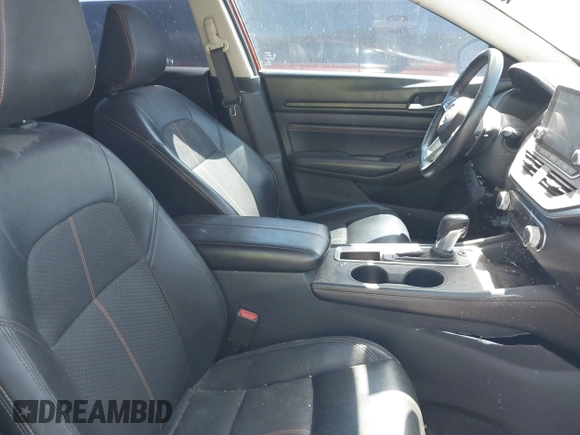 2020 Nissan Altima SR z VIN 1N4BL4CV8LC138070, wystawiony jako IAAI lot #42109576 z przebiegiem Nie podano mil oraz . Historia ofert i sprzedaży dostępna na DreamBid. Obrazek 5.