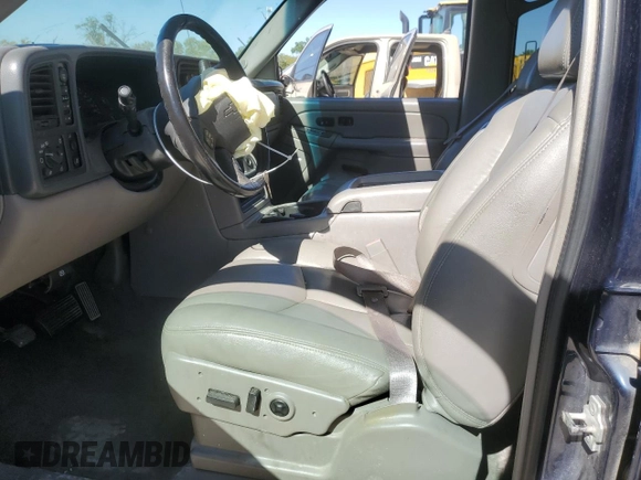2005 Chevrolet Avalanche Z71 with VIN 3GNEK12ZX5G230267, listed as a Copart auction lot 74607694 with Not Provided miles and Salvage Title. Bid and sale history available at DreamBid. Image 7.