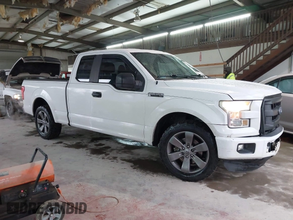 2015 Ford F-150 XL with VIN 1FTEX1C84FKF19753, listed as a IAAI auction lot 41561147 with 170,675 mi miles. Bid and sale history available at carsss.com. Image 13.