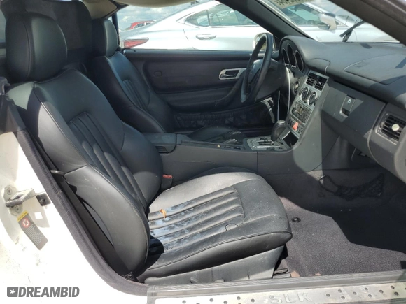 2004 Mercedes-Benz SLK-Class with VIN WDBKK49F54F305769, listed as a Copart auction lot 73852484 with 73,946 mi miles and Salvage Title. Bid and sale history available at carsss.com. Image 10.
