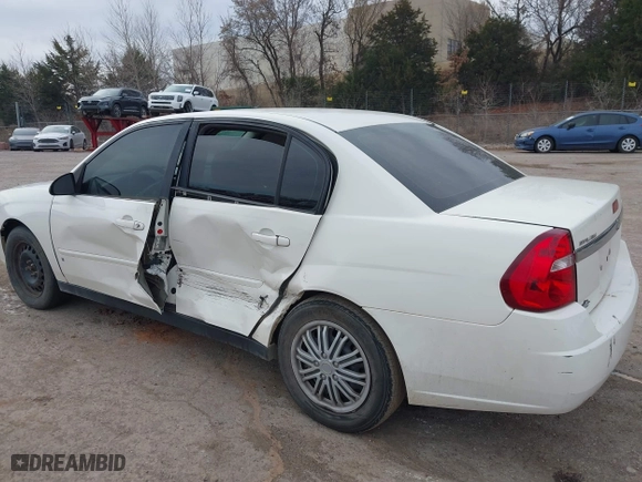 2007 Chevrolet Malibu LS w/2FL with VIN 1G1ZS58N77F185663, listed as a IAAI auction lot 41733120 with 193,487 mi miles. Bid and sale history available at carsss.com. Image 3.