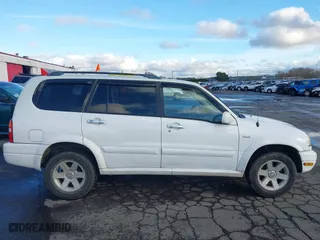 2002 Suzuki XL-7 Standard with VIN JS3TX92V824125363, listed as a IAAI auction lot 41221270 with 190,034 mi miles. Bid and sale history available at carsss.com. Image 14.
