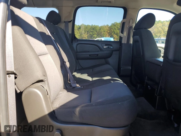 2010 Chevrolet Suburban LS with VIN 1GNUCHE02AR203315, listed as a Copart auction lot 82973604 with 265,282 mi miles and Clean Title. Bid and sale history available at carsss.com. Image 11.