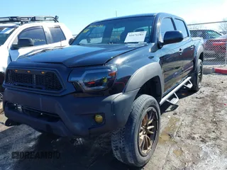 2012 Toyota Tacoma PreRunner z VIN 3TMJU4GN7CM128397, wystawiony jako IAAI lot #41676286 z przebiegiem 148 113 mil mil oraz . Historia ofert i sprzedaży dostępna na DreamBid. Obrazek 2.