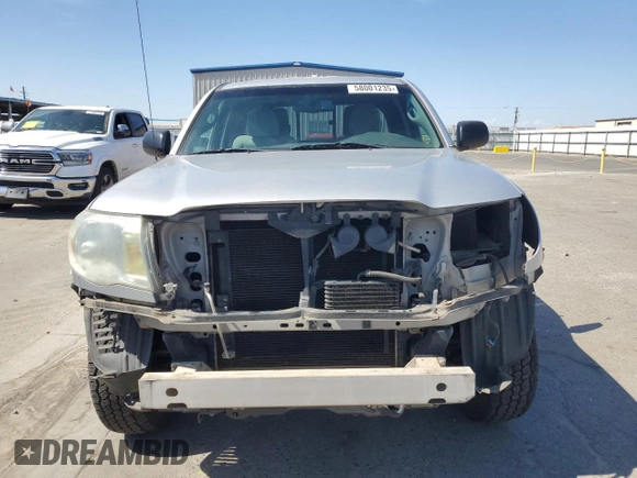 2010 Toyota Tacoma z VIN 5TEUU4EN1AZ740210, wystawiony jako Copart lot #58001235 z przebiegiem 126 682 mil mil oraz Szkoda całkowita • Salvage title. Historia ofert i sprzedaży dostępna na DreamBid. Obrazek 5.