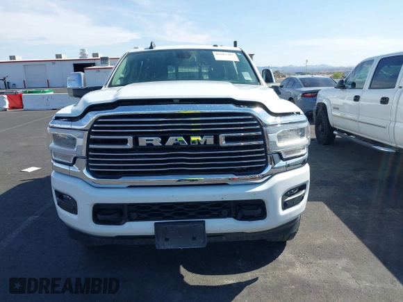 2024 Ram 2500 Laramie z VIN 3C6UR5FL7RG276925, wystawiony jako IAAI lot #41983387 z przebiegiem 29 458 mil mil oraz . Historia ofert i sprzedaży dostępna na DreamBid. Obrazek 12.
