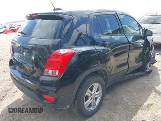 2017 Chevrolet Trax LS z VIN 3GNCJNSB1HL182352, wystawiony jako IAAI lot #42018698 z przebiegiem 100 229 mil mil oraz . Historia ofert i sprzedaży dostępna na DreamBid. Obrazek 4.