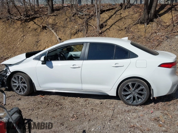 2022 Toyota Corolla SE with VIN JTDS4MCE0N3510950, listed as a IAAI auction lot 41801924 with 23,912 mi miles. Bid and sale history available at carsss.com. Image 15.