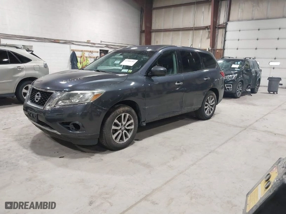 2014 Nissan Pathfinder SV with VIN 5N1AR2MM2EC617341, listed as a IAAI auction lot 41980281 with 157,880 mi miles. Bid and sale history available at carsss.com. Image 2.