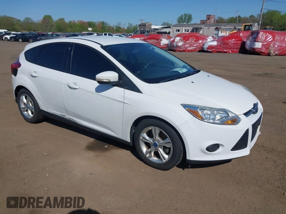 2013 Ford Focus SE with VIN 1FADP3K26DL262144, listed as a IAAI auction lot 42140228 with 107,379 mi miles. Bid and sale history available at carsss.com. Image 1.