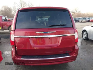2015 Chrysler Town & Country Touring-L with VIN 2C4RC1CG7FR674321, listed as a IAAI auction lot 41750796 with 165,179 mi miles. Bid and sale history available at carsss.com. Image 16.