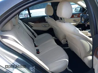 2018 Mercedes-Benz E 300 с VIN WDDZF4JB6JA301158, выставлен на аукционе IAAI как лот 42150013 с пробегом 80 872 миль миль и . История ставок и продаж доступна на DreamBid. Изображение 8.