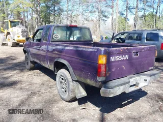 1995 Nissan Frontier SE z VIN 1N6HD16Y5SC305518, wystawiony jako IAAI lot #41836437 z przebiegiem 216 556 mil mil oraz . Historia ofert i sprzedaży dostępna na DreamBid. Obrazek 3.