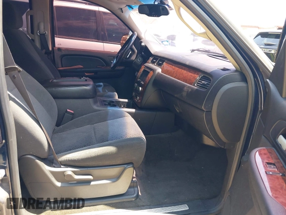 2007 Chevrolet Tahoe LT z VIN 1GNFC13J87R199940, wystawiony jako IAAI lot #42110497 z przebiegiem Nie podano mil oraz . Historia ofert i sprzedaży dostępna na DreamBid. Obrazek 5.