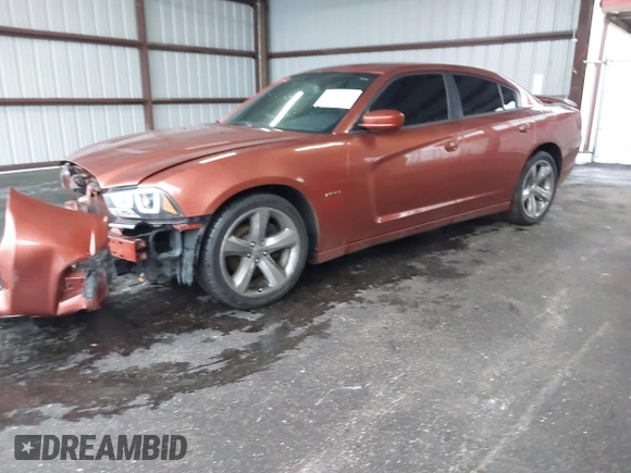 2013 Dodge Charger RT with VIN 2C3CDXCT5DH605945, listed as a IAAI auction lot 41958140 with 84,049 mi miles. Bid and sale history available at carsss.com. Image 2.