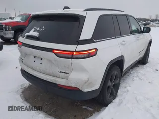 2024 Jeep Grand Cherokee Limited z VIN 1C4RJHBG5RC223711, wystawiony jako IAAI lot #41314685 z przebiegiem 11 558 mil mil oraz . Historia ofert i sprzedaży dostępna na DreamBid. Obrazek 4.