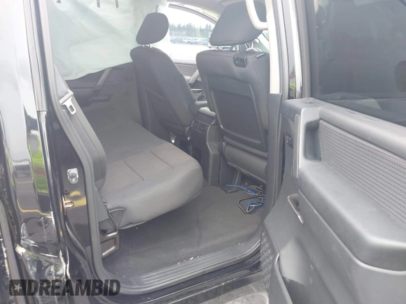 2014 Nissan Titan Pro-4X with VIN 1N6BA0EC1EN515685, listed as a IAAI auction lot 42423258 with 137,012 mi miles and . Bid and sale history available at DreamBid. Image 8.